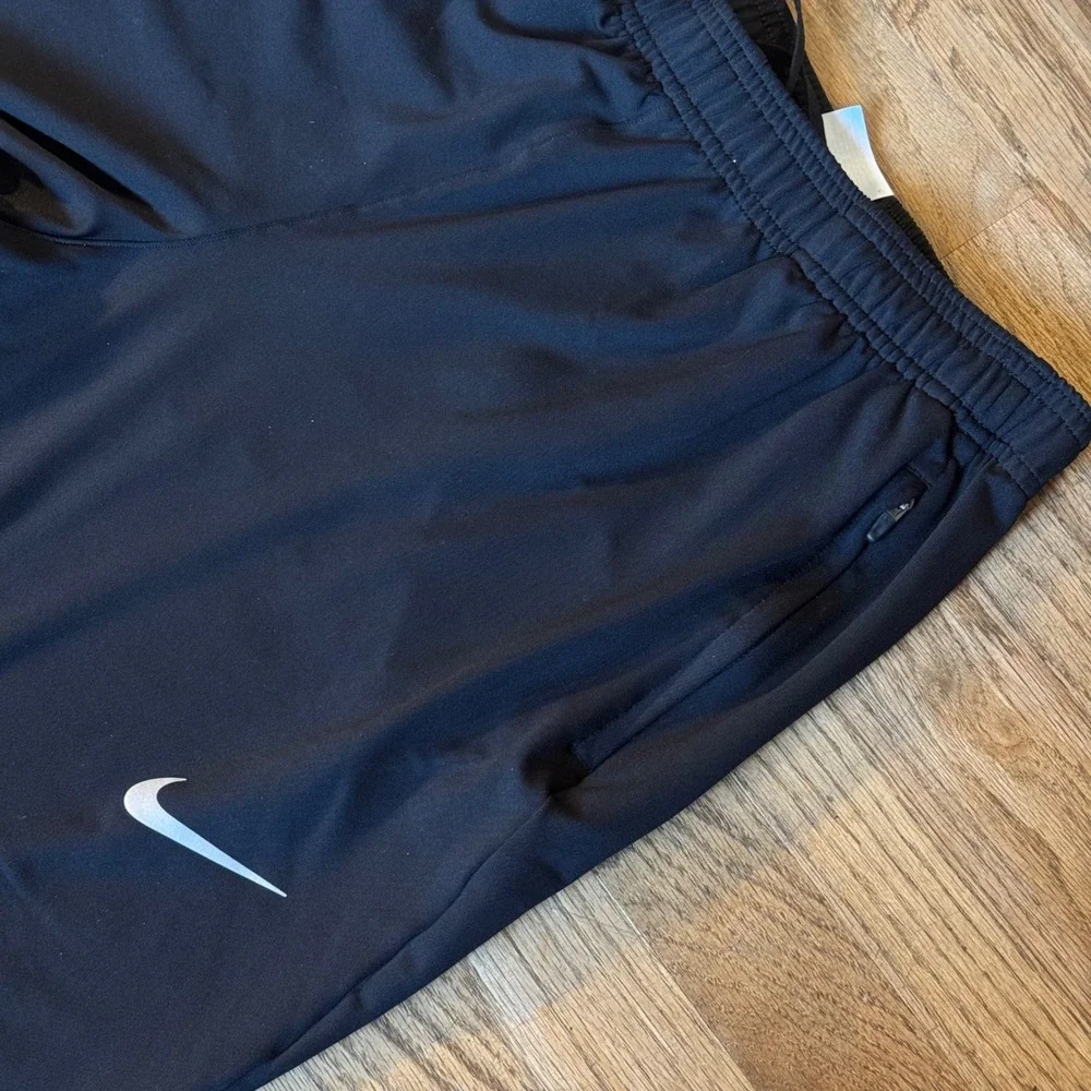 Nike Dri-FIT Mens Large Black Running Joggers Ankle Zip Training Pants CU5352